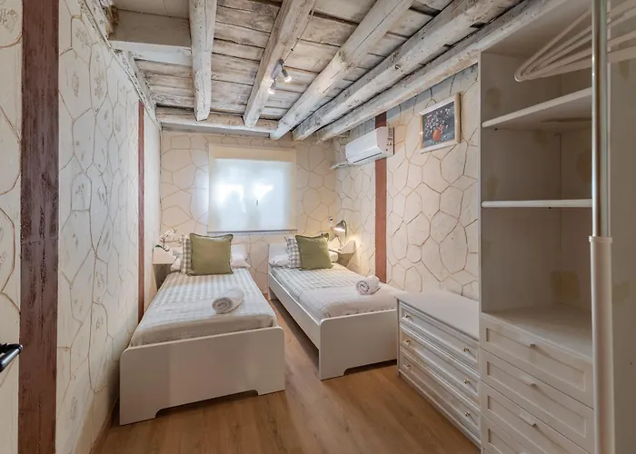 La Casa De Abuelos-la Parra Holiday home